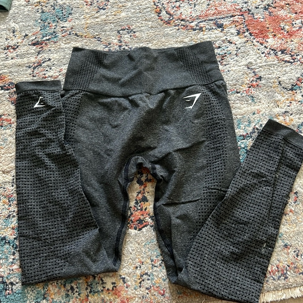 Small Gymshark leggings